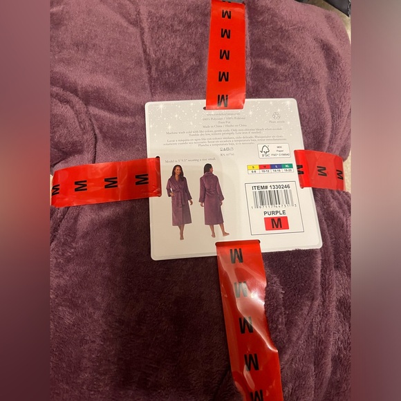 Victoria’s Secret Bundle💕VERY SEXY
Pleated Babydoll Set & Carole Hochman Robe - Picture 7 of 7